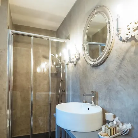Apartment Al Molo 5 - Margaritaville Oliveto Lario